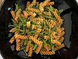 Fusilli di lenticchie rosse con gli asparagi