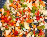 Foto del paso 6 de la receta: Albóndigas de garbanzos con tomate frito y verduras