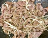 Hình bước làm 4 của món Thịt Nai trộn rau càng cua