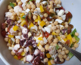 Foto del paso 1 de la receta: Ensalada de garbanzos con pulpo (a mi estilo)