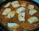 Kimchi Jjigae langkah memasak 4 foto