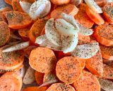 Foto del paso 1 de la receta: Boniatos, cebollas, zaatar al horno