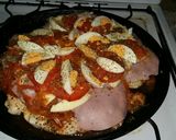 Foto del paso 5 de la receta: Pollo a la pizza con papas al provenzal