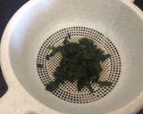 Foto del passaggio 4 della ricetta Marinato di Polpo, Wakame e cetriolo alla giapponese