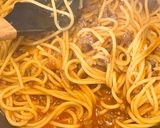 A picture of step 4 of Lebanese style spaghetti with minced meat and red sauce.