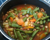 Foto del paso 8 de la receta: Potaje de habichuelas verdes y garbanzos. Veggie y Normal