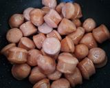 Foto langkah ke 2 dari resep Sosis Panggang Simple.