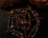 Foto del paso 5 de la receta: Telaraña viviente (Mikados con chocolate y lacasitos) - Adviento Halloween