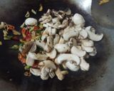 Foto langkah ke 5 dari resep Tumis Jamur Kancing Tempe dan Udang 🍄🫔🍤.