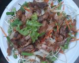 รูปขั้นตอนการทำที่ 3 ของ ยำหมูกรอบต้นอ่อนทานตะวัน 🌶️ 🥗 Crispy Pork Belly Spicy Salad