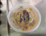 Une image de l'étape 2 de Gratin de spätzles à l’ananas, fromage et petits légumes.