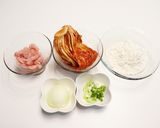 Foto langkah ke 1 dari resep Kimchi jeon. Rahasia pancake kimchinya Korea.