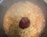 صورة لخطوة 3 من وصفة نودلز (اندومي) لذييذ ❣️