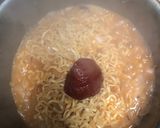 صورة لخطوة 3 من وصفة نودلز (اندومي) لذييذ ❣️