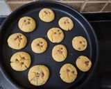 A picture of step 5 of Choco chip cookies.