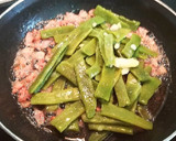 Foto del paso 7 de la receta: Judías verdes con huevo poché y refrito