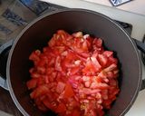 Foto del paso 1 de la receta: Sopaeo de tomate con huevos escalfados y pimiento