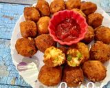 A picture of step 4 of Cheese Bread Balls.