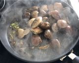 粵菜豆豉炒蛤蠣的食譜步驟2照片