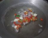 Foto langkah ke 3 dari resep Indomie goreng cabe ijo.