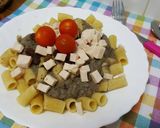 Foto del paso 2 de la receta Macarrones con salsa de setas y pavo con tomate