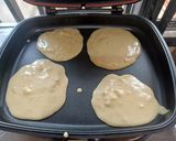 Foto langkah ke 5 dari resep Pancake pisang teflon.