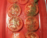 Foto del paso 1 de la receta: Sardinas marinadas al horno, con fondo de tomates, cebollas, y patatas asadas