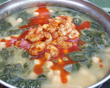 Foto del paso 6 de la receta: Garbanzos con espinacas y gambas