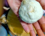 A picture of step 9 of Breadvada or Aloo bonda.