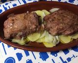 Foto del paso 2 de la receta: Codillo de cerdo precocinado al horno