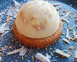 Foto del paso 16 de la receta: Mousse de limón con polvo de oro y cobertura de chocolate blanco