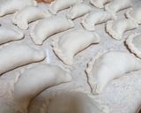 Foto del paso 3 de la receta: Empanadas de machas con camarones y queso mantecoso