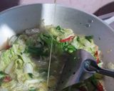 Foto langkah ke 3 dari resep Tumis kuah sawi telur.