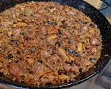 Foto del paso 11 de la receta: Arroz salchichas, pollo y camagrocs (rebozuelos)