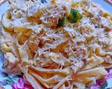 صورة لخطوة 5 من وصفة الفريدو فيتوتشيني المكرونة الايطالية بالصلصة البيضاء والدجاج 🍝