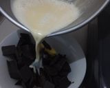 Foto langkah ke 2 dari resep 66• Chocolate ganache.