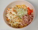 Foto langkah ke 1 dari resep Potato Tuna Salad.