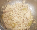 Foto del paso 2 de la receta: Masa de bechamel para croquetas de pollo