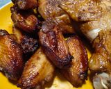 รูปขั้นตอนการทำที่ 2 ของ ข้าวผัดน่องไก่อบ Stir-fried rice with roast chicken wings