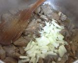 Foto del paso 4 de la receta Ternera en salsa de vino con champiñones