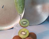 A picture of step 2 of Kiwi juice.