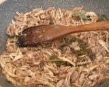 Foto langkah ke 2 dari resep Empal Suwir (Ayam) / Takir Bunga.