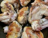 Foto del paso 2 de la receta: Guiso de pollo al ajillo con patatas
