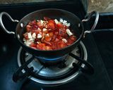 A picture of step 1 of Paneer Lababdar.