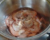 Foto langkah ke 2 dari resep Salad udang rebus.