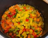 Foto del paso 2 de la receta Salchichas guisadas con patatas y zanahorias