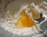 Foto langkah ke 5 dari resep Lemon Cake.