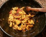 Foto del paso 4 de la receta: Improvisado de arroz jazmín, con tiras de pollo en salsa