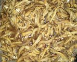 Foto langkah ke 2 dari resep Tumis bawang teri.