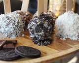 A picture of step 7 of Chocolate candied apples.
